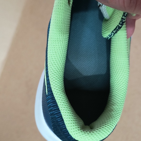 Nike Flex Contact shoes size 5.5Y, color: lime green, blue - Picture 8 of 8